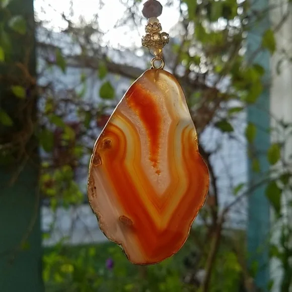 Stunning geode orange and white Agate necklace - Picture 2 of 7